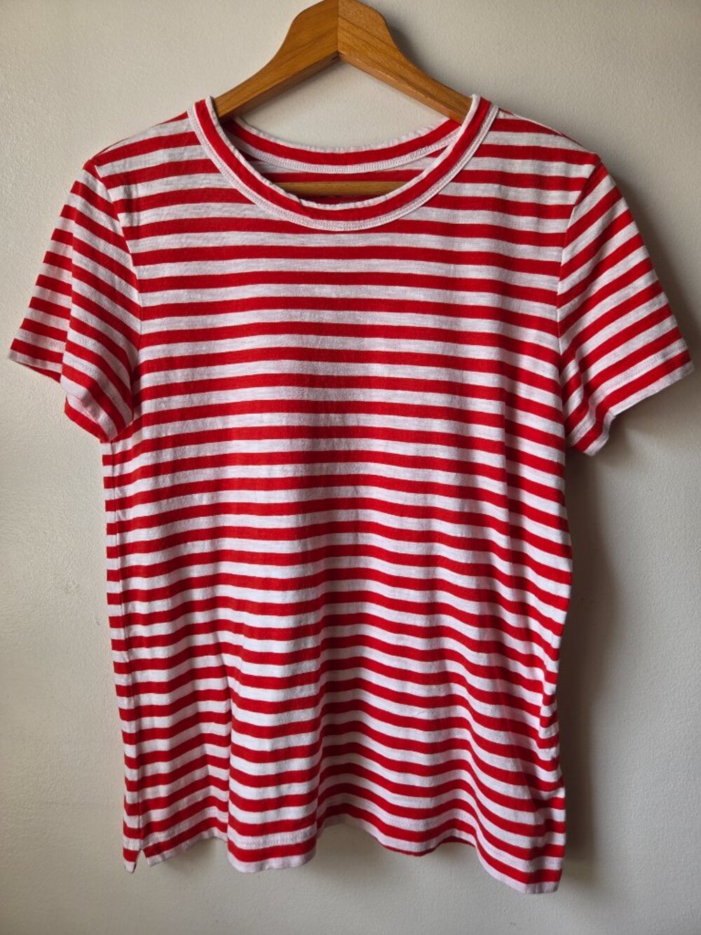 EUC LOFT STRIPED RED WHITE TEE SIZE SMALL